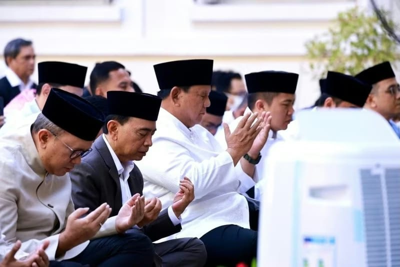 Prabowo Penuhi Undangan Macron, Sempatkan Salat Iduladha di Paris