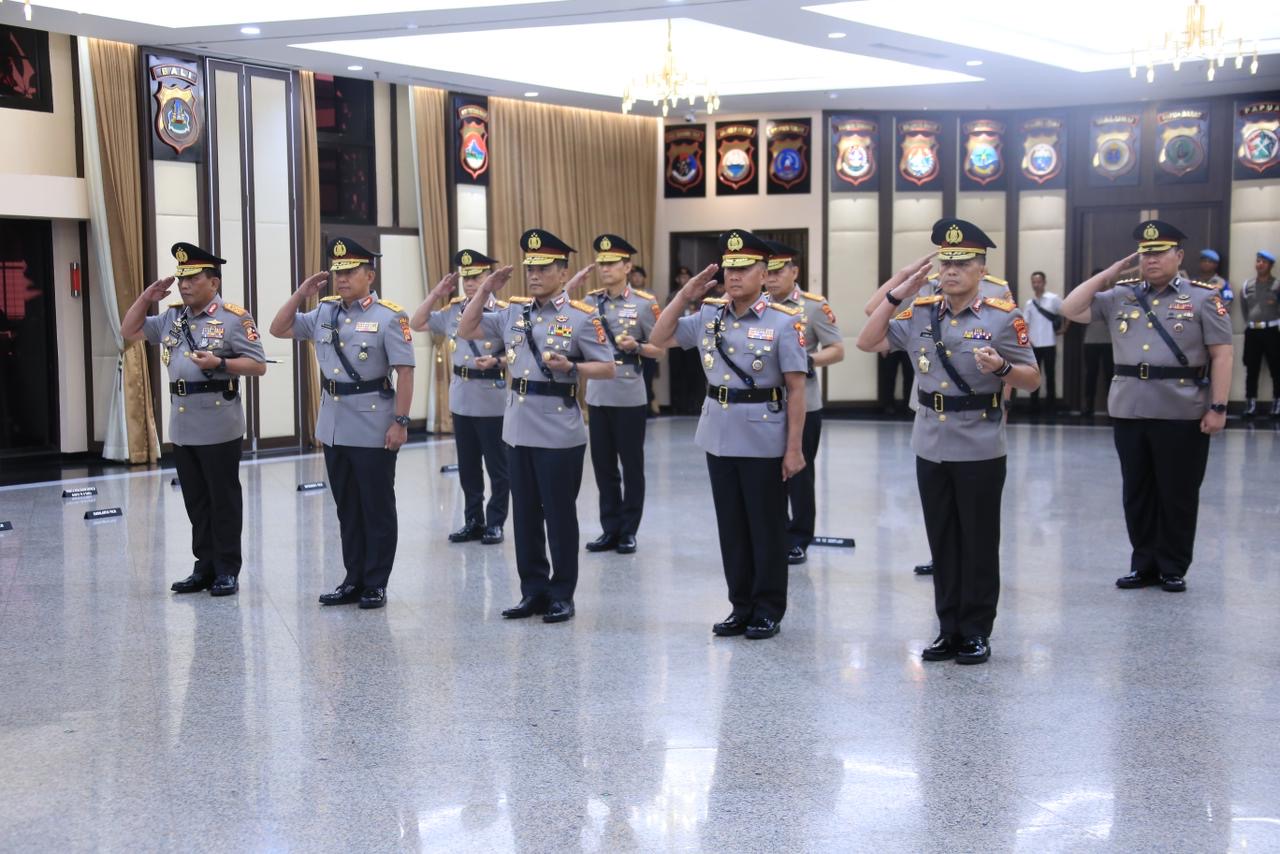 Kapolri Pimpin Pelantikan dan Sertijab Sejumlah Pejabat Utama Mabes, Kapolda